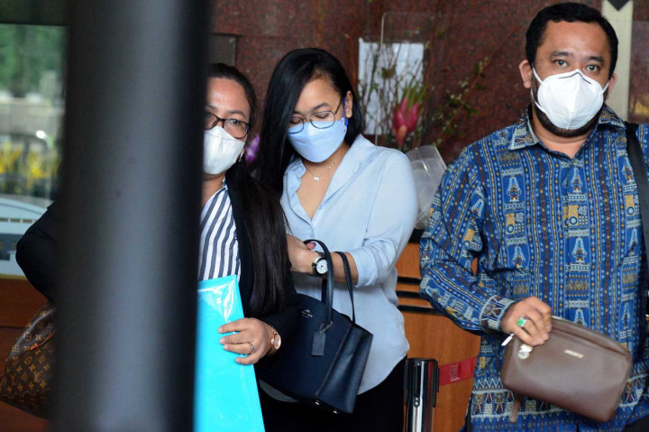 Tim penyidik Komisi Pemberantasan Korupsi (KPK) kembali memeriksa Komisaris PT Rajawali Parama Indonesia (RPI) Daning Saraswati.