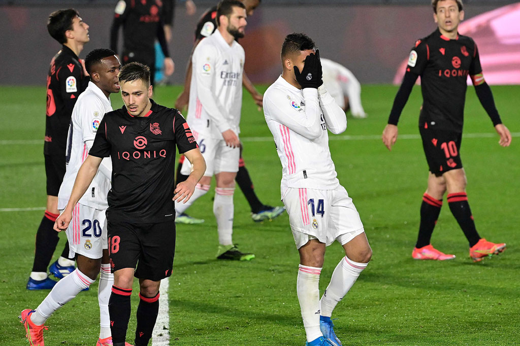 Madrid berpeluang menyamakan kedudukan pada menit ke-63 lewat sundulan Casemiro. Lagi-lagi kesempatan tersebut belum membuahkan gol setelah bola melenceng sedikit dari gawang.