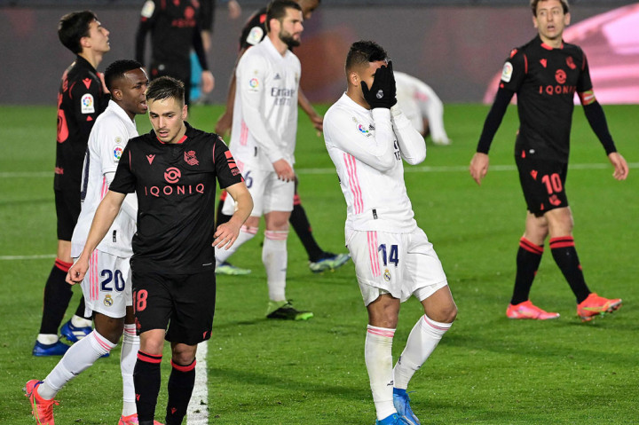 Madrid berpeluang menyamakan kedudukan pada menit ke-63 lewat sundulan Casemiro. Lagi-lagi kesempatan tersebut belum membuahkan gol setelah bola melenceng sedikit dari gawang.