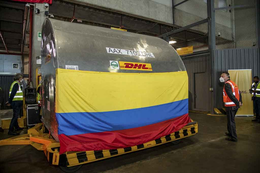 Kolombia mencatat kasus virus korona terbanyak kedua di Amerika Latin setelah Brasil, dengan lebih dari 2,25 juta dan juga mencatat hampir 60.000 kematian.

 Kolombia memulai program imunisasi dua minggu lalu dan sejauh ini telah memvaksinasi 130.000 orang, kebanyakan petugas kesehatan.