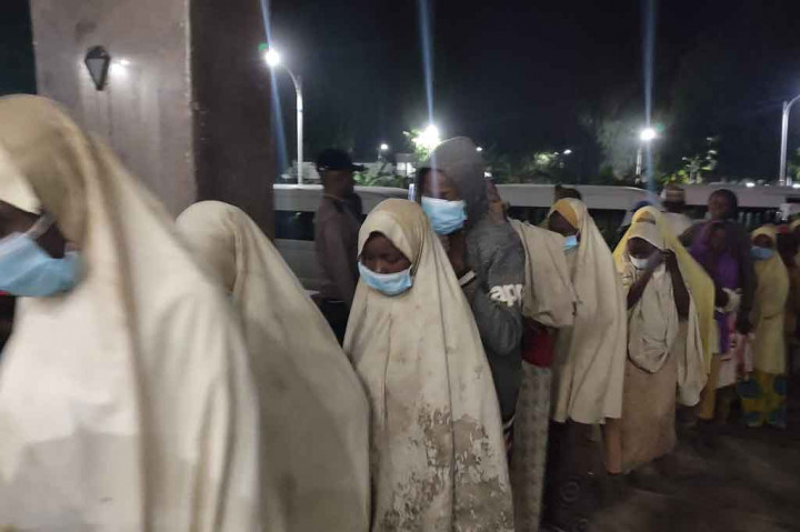 Tapi Matawalle mengatakan jumlah total siswi yang diculik adalah 279. 