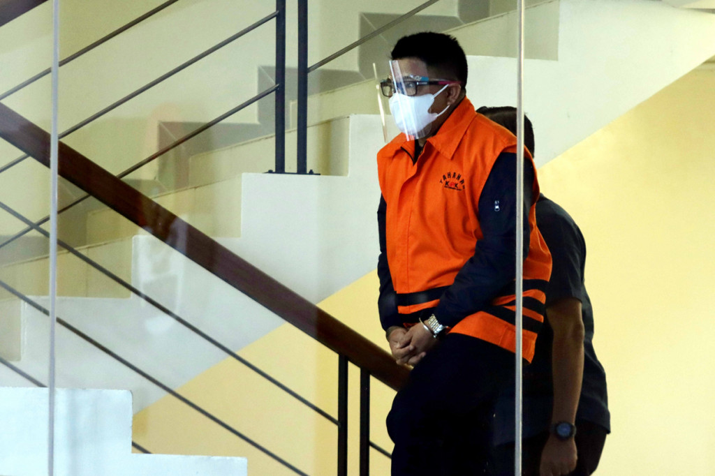 KPK melakukan pemeriksaan lanjutan kepada tersangka Safri dalam kasus dugaan suap izin ekspor benih lobster. 