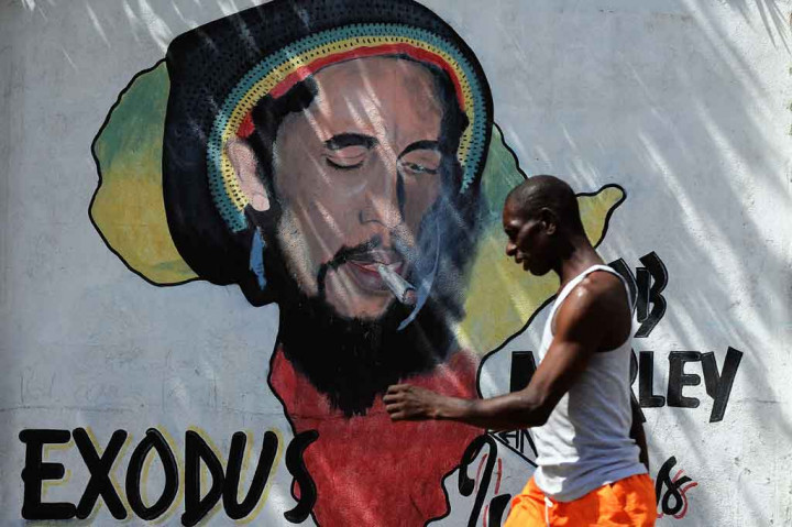 
Belum ada keterangan penyebab kematiannya, tetapi Kementerian Kebudayaan Jamaika mengatakan Wailer - nama aslinya adalah Neville Livingstone - telah dirawat di rumah sakit sejak Desember 2020 silam.