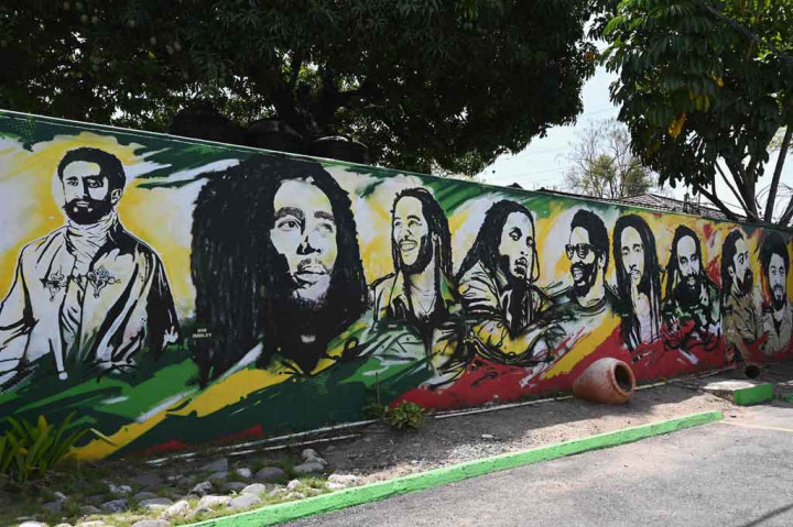 Wailer, yang merupakan teman masa kecil Marley, memenangkan tiga Grammy selama kariernya, dan pada 2017 ia dianugerahi Order of Merit Jamaika - penghargaan tertinggi keempat di negara itu.