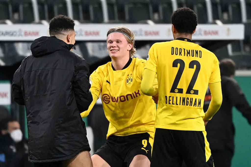 Dortmund menjadi tim pertama yang melangkah ke babak semifinal dan lawan mereka baru akan ditentukan dalam pengundian pada Minggu, 7 Maret 2021. 