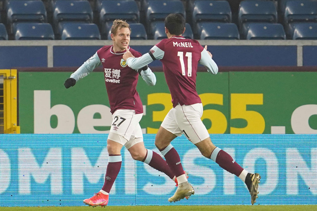 Burnley Vs Leicester: The Foxes Ditahan Imbang The Clarets ...