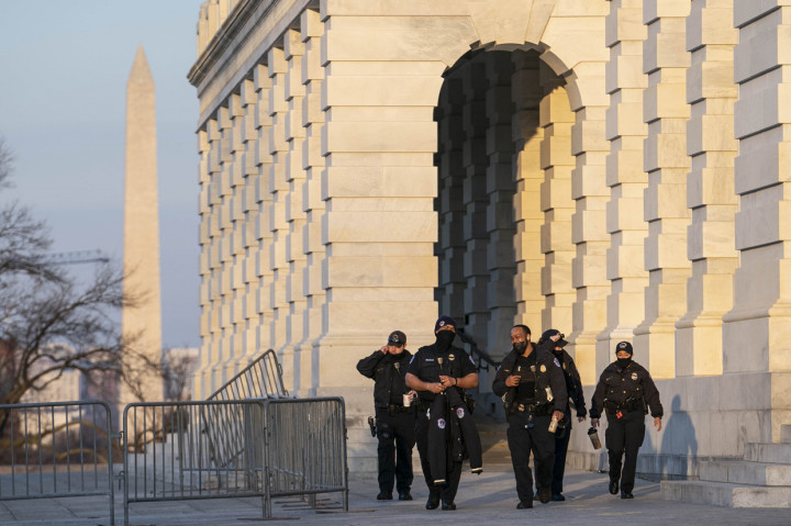 Akibat ancaman tersebut, DPR AS membatalkan sesi pertemuan di hari Kamis. Meski begitu, pihak Senat tetap melanjutkan agenda mereka.