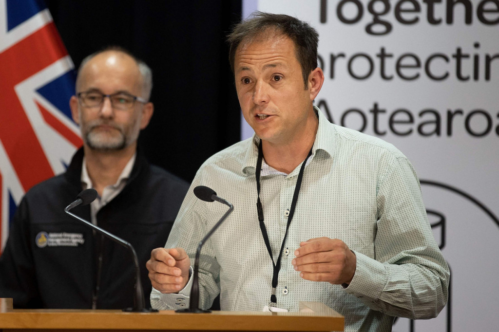 Pusat Peringatan Tsunami Pasifik yang berbasis di Hawaii mengatakan, gempa itu berada di region Pasifik Selatan.
