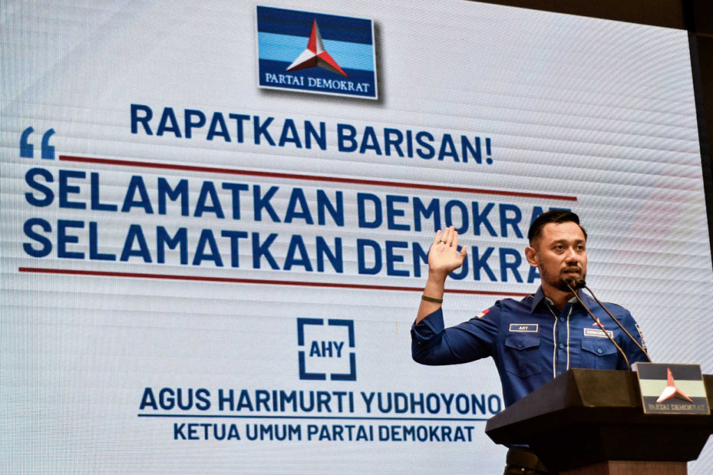Ketua umum Parta Demokrat Agus Harimurti Yudhoyono (AHY) saat memberikan keterangan pers di Kantor DPP Partai Demokrat, Jakarta.