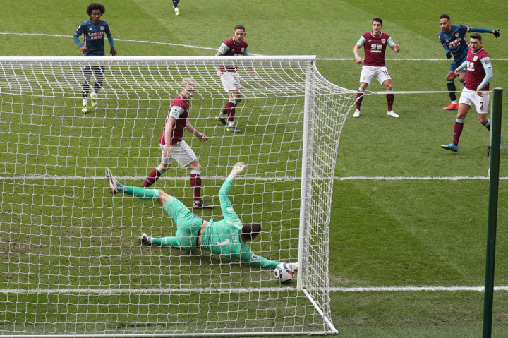 Arsenal mendapatkan gol di awal-awal laga lewat Pierre-Emerick Aubameyang. 