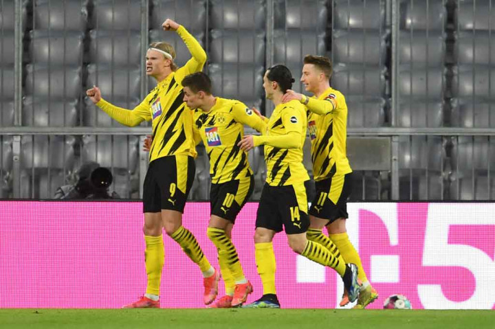 Tujuh menit kemudian, start sempurna Dortmund berlanjut dan Haaland mencetak gol keduanya dengan mencocor umpan tarik matang kiriman Thorgan Hazard.