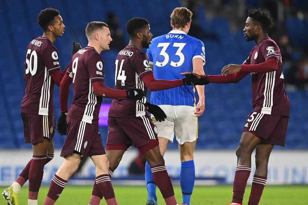 Keunggulan Brighton raib pada menit ke-62 saat Youri Tielemans mengirim umpan terobosan menawan melewati Lewis Dunk dan bola bisa dikejar oleh Kelechi Iheanacho untuk diselesaikan dengan sontekan terukur ke gawang tuan rumah.