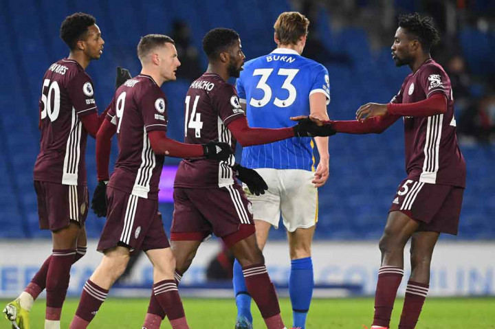 Keunggulan Brighton raib pada menit ke-62 saat Youri Tielemans mengirim umpan terobosan menawan melewati Lewis Dunk dan bola bisa dikejar oleh Kelechi Iheanacho untuk diselesaikan dengan sontekan terukur ke gawang tuan rumah.