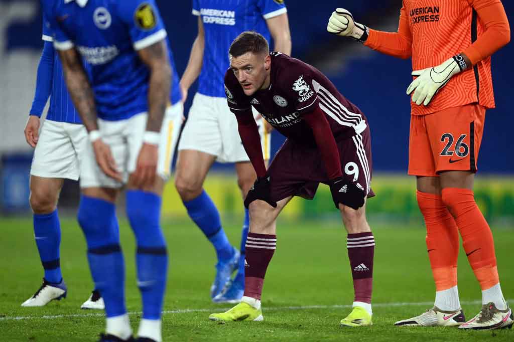 Pada menit ke-86 drama terjadi ketika Jamie Vardy jatuh di dalam kotak penalti setelah berebut bola dengan Dunk, tetapi VAR dan wasit Michael Oliver akhirnya memutuskan tidak ada hadiah tendangan penalti bagi Leicester dan hanya sepak pojok.