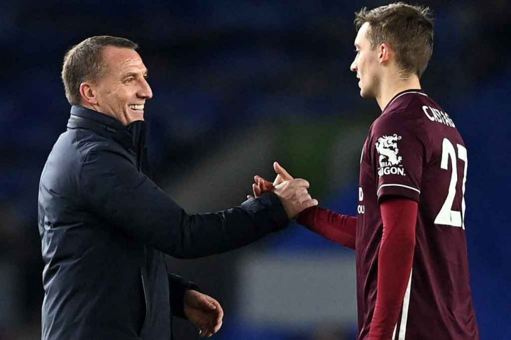 Kemenangan pertama Leicester dalam tiga pertandingan terakhir tersebut membuat mereka kini mengoleksi 53 poin, menggusur Manchester United (51) yang baru main Minggu malam ini, dari posisi kedua klasemen. Sedangkan Brighton (26) yang kembali gagal meraih kemenangan dalam delapan pertemuan dengan Leicester selama era Liga Premier, tertahan di urutan ke-16 klasemen.