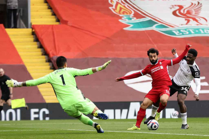 Perjudian itu menjadi bumerang sebab 45 menit pertama Liverpool tampil begitu buruk. Satu-satunya peluang emas yang mereka ciptakan terjadi menit ke-15 lewat Mohamed Salah. Namun pemain asal Mesir tersebut kalah cepat mengambil keputusan sebelum kiper Alphonse Areola menutup ruang tembaknya.