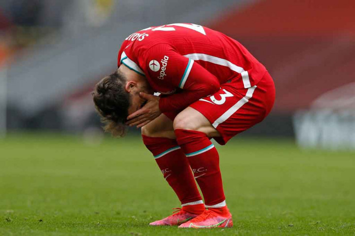 Pada menit ke-72 tuan rumah berpeluang menyamakan kedudukan lewat Xherdan Shaqiri. Namun sayang sepakan melengkungnya masih melambung di atas mistar gawang lawan.