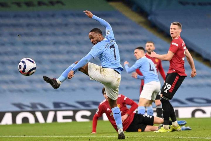 Pada menit ke-68, Martial membuang sia-sia kesempatan emas lewat situasi satu lawan satu dengan Ederson, dan tembakannya mengarah tepat ke kiper asal Brasil itu sebelum John Stones menyapu bola muntah. Sebaliknya, Sterling gagal menyelesaikan umpan silang matang kiriman Kyle Walker setelah tendangannya malah menyapu angin di muka gawang pada menit ke-79.