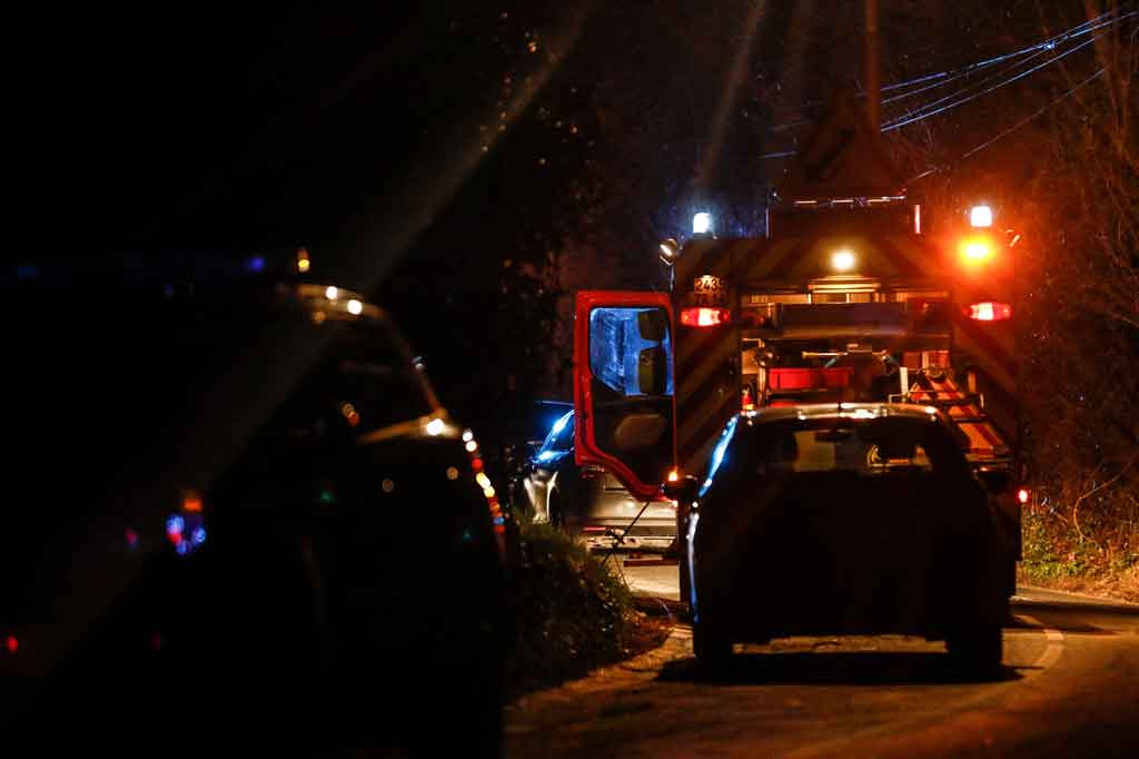 Sumber yang dekat dengan penyelidikan menyatakan bahwa pilot helikopter juga tewas dan tidak ada orang lain di dalamnya. Investigasi atas pembunuhan yang tidak disengaja telah dibuka oleh jaksa penuntut.