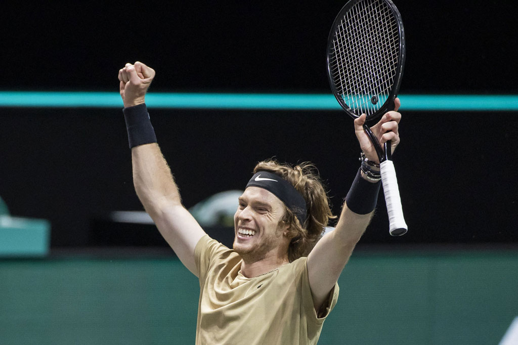 Petenis peringkat kedelapan dunia tersebut di final mengalahkan petenis Hongaria Marton Fucsovics dengan kemenangan dua set langsung 7-6 (7/4), 6-4 hanya dalam waktu 1 jam 50 menit, Senin, 8 Maret 2021 dini hari WIB.