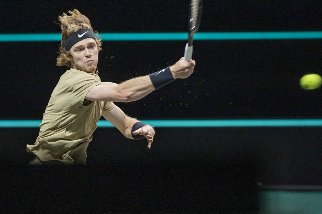 Itu adalah gelar turnamen level 500 ATP keempat berturut-turut bagi Rublev, setelah sebelumnya juga mengklaim kemenangan di Hamburg, St Petersburg, dan Wina pada 2020 lalu.