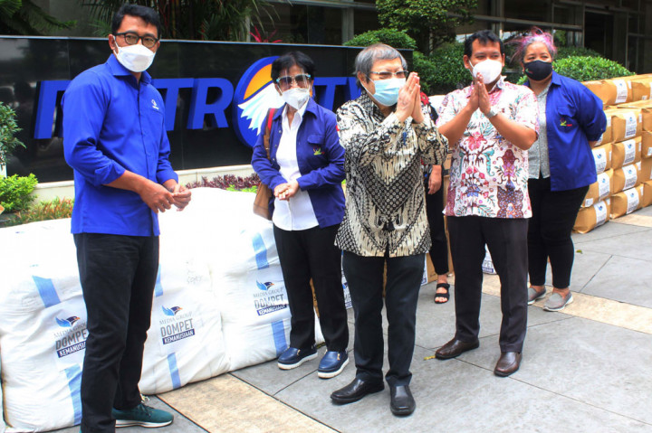 Dr Lie mengatakan bantuan tersebut bakal dikirim ke sejumlah daerah terpencil yang tidak memiliki akses pelayanan kesehatan. Antara lain Kabupaten Mamuju (Sulawesi Barat), Pulau Dobo dan Kepulauan Aru (Maluku), Pulau Semau dan Pulau Flores Timur (NTT), serta Pulau Sumbawa (NTB).

 