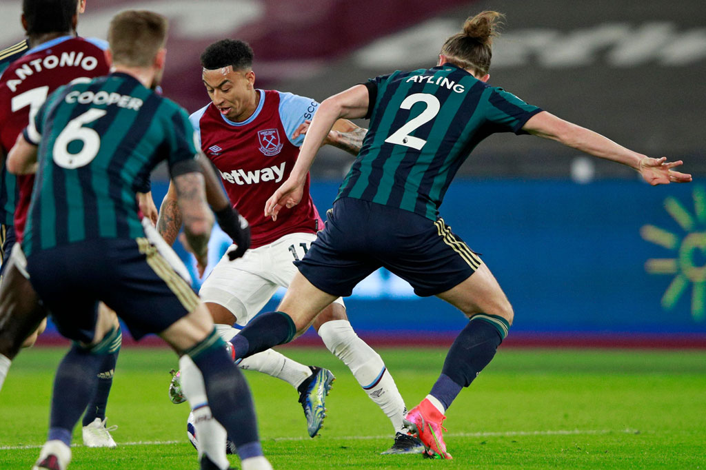 Bermain di kandang sendiri, West Ham United menguasai jalannya laga sejak wasit meniup peluit tanda pertandingan dimulai.