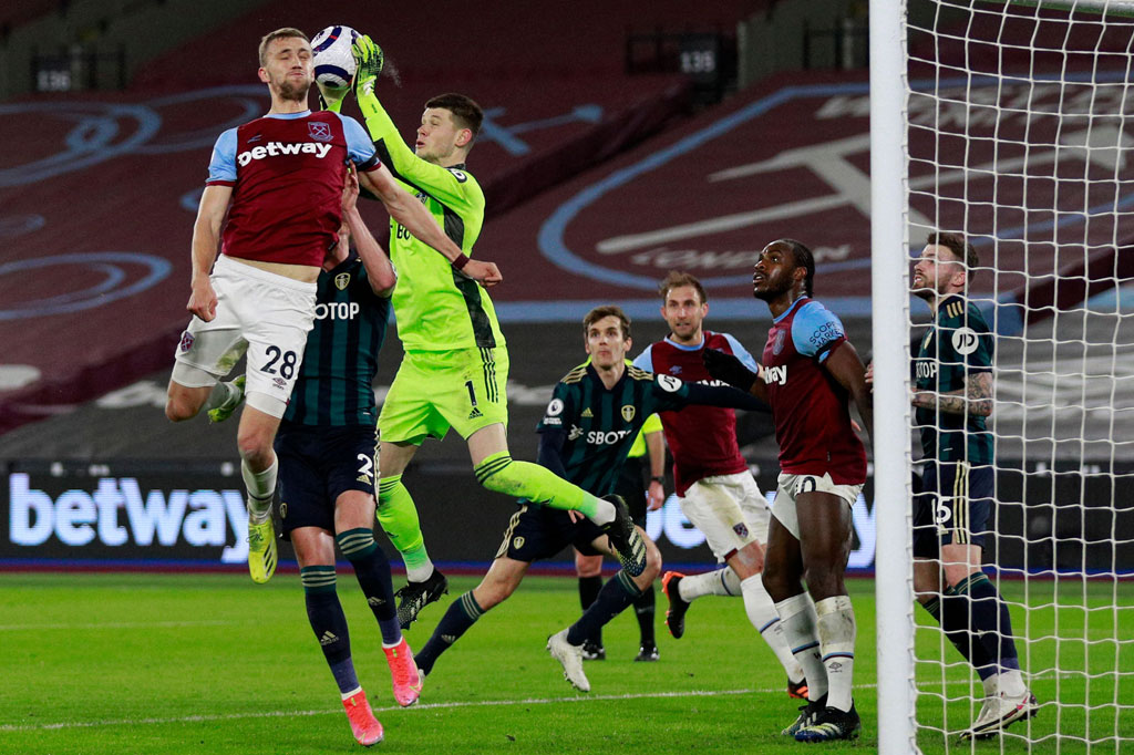 Beberapa peluang kembali tercipta untuk kedua tim, namun tidak ada yang berbuah gol. Skor 2-0 bertahan hingga laga usai.