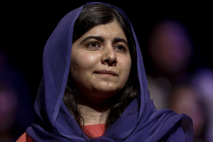 
Aktivis Pakistan Malala Yousafzai, yang memenangkan Hadiah Nobel Perdamaian saat remaja setelah selamat dari upaya pembunuhan Taliban, telah menandatangani kesepakatan dengan Apple TV +. Kesepakatan itu akan membuatnya memproduksi drama dan dokumenter yang berfokus pada wanita dan anak-anak.