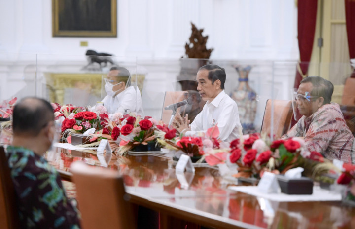 Jokowi didampingi Menteri Koordinator bidang Politik, Hukum, dan Keamanan (Menko Polhukam) Mahfud MD dan Menteri Sekretaris Negara Pratikno. Pertemuan itu membahas peristiwa yang menewaskan enam pengikut Rizieq di Jalan Tol Jakarta-Cikampek KM 50 pada Desember 2020.