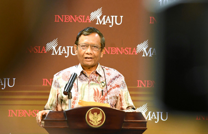 Menko Polhukam juga menegaskan bahwa Presiden Joko Widodo dan pemerintah sama sekali tidak ikut campur dalam penyelidikan yang dilakukan oleh Komnas HAM terkait peristiwa tersebut.
