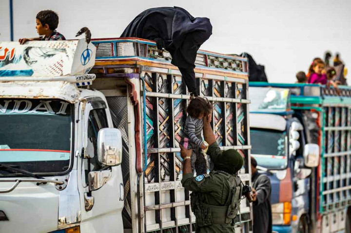 Antara November dan Desember 2020, Save the Children mewawancarai 1.900 anak telantar dan pengasuh mereka di Suriah dan di Yordania, Libanon, Turki, dan Belanda. Rata-rata, 86% dari anak-anak pengungsi Suriah yang disurvei mengatakan mereka tidak ingin kembali ke negara asal mereka, kata badan amal Inggris itu, yang mengutip laporan yang diterbitkan untuk menandai peringatan tersebut.