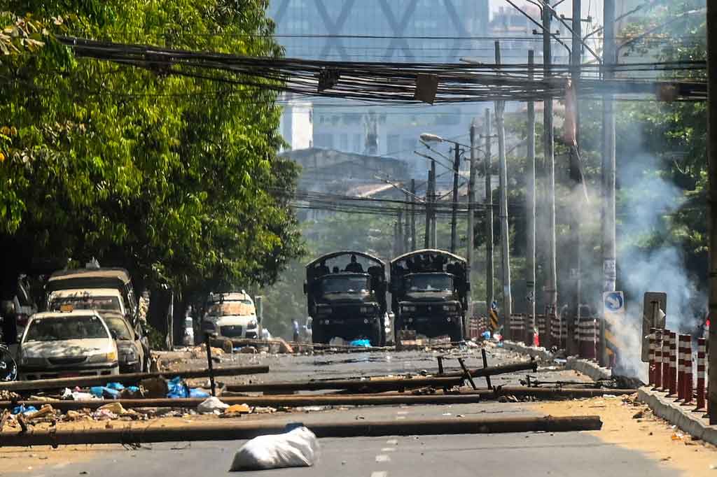 Pada Kamis, tindakan keras terhadap demonstran mengakibatkan enam tewas di Kota Myaing, Myanmar tengah.
