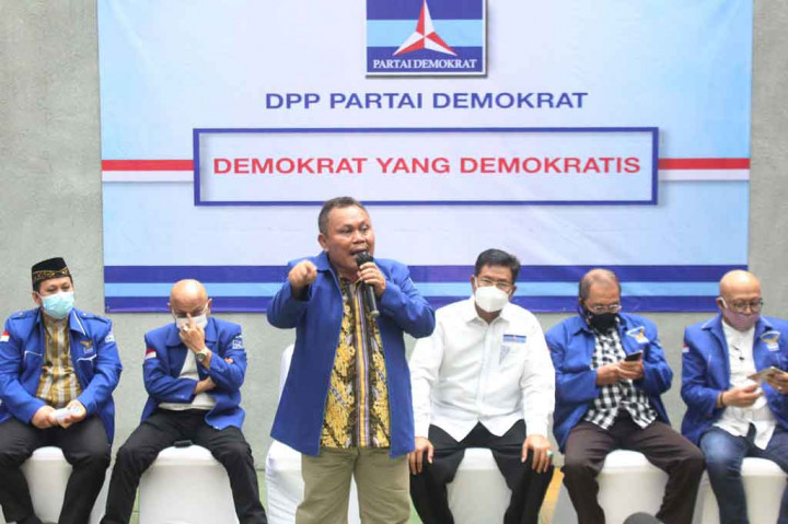 Pernyataan Allen itu mengklarifikasi simpang-siurnya beberapa pemberitaan yang menyebutkan Partai Demokrat kubu KLB telah menyerahkan hasil kongres ke Kementerian Hukum dan HAM. Jhoni mengatakan ada pengurus partai yang terlalu bersemangat.