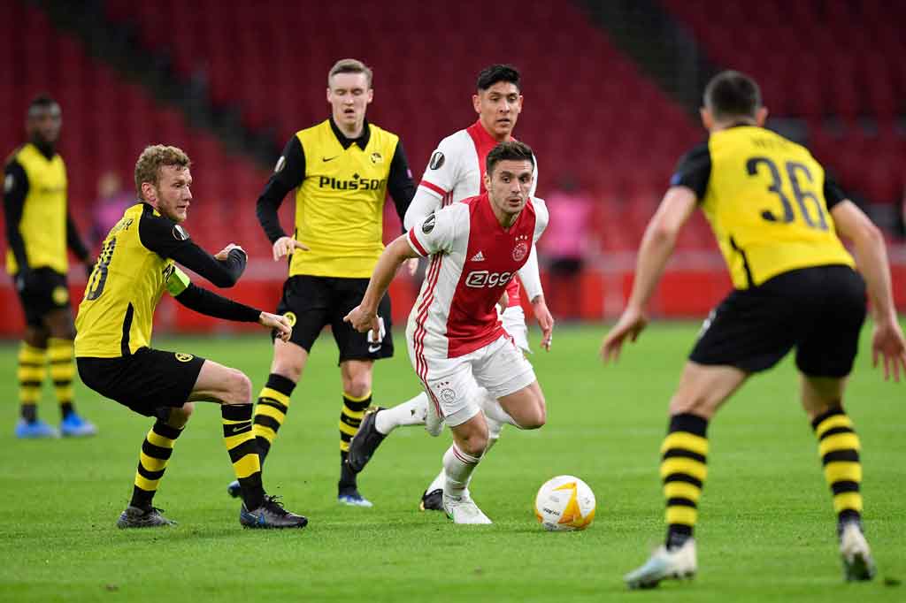 Statistik pertandingan memperlihatkan Ajax Amsterdam tampil begitu dominan dengan 66 persen penguasaan bola dan 21 percobaan tembakan yang mereka lepaskan. Namun tidak ada gol yang tercipta hingga babak pertama usai.