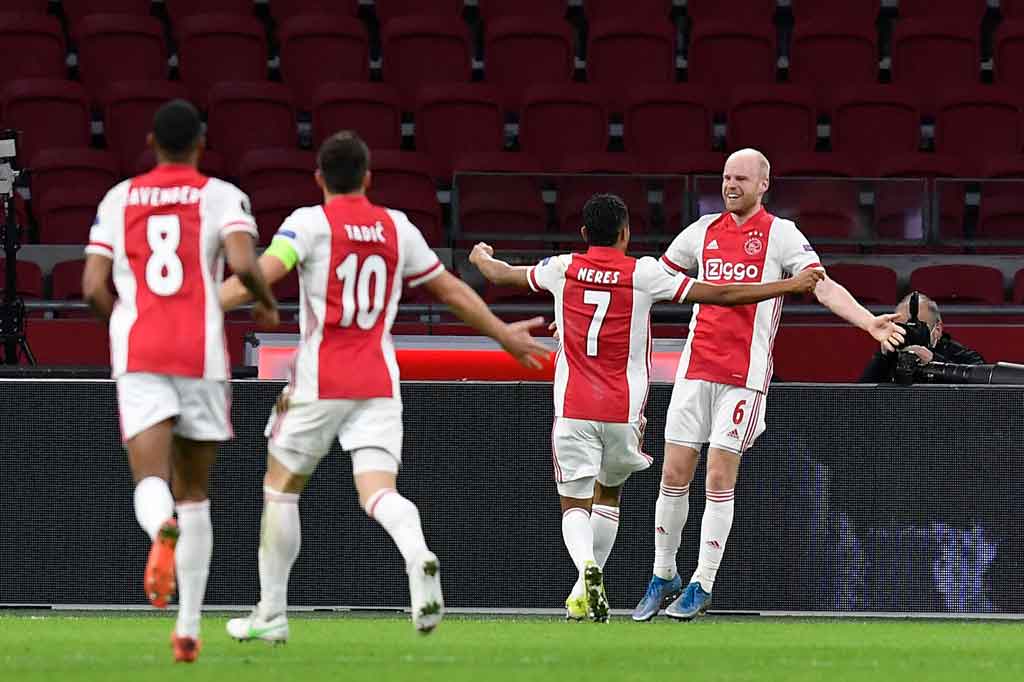 Kebuntuan akhirnya pecah pada menit ke-62 ketika Davy Klaassen menerobos ke dalam kotak penalti untuk menyambut umpan silang Dusan Tadic dengan tembakan voli yang tak memberi kesempatan Favre bereaksi.