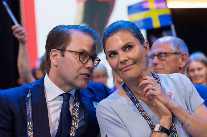 Putri mahkota Swedia Victoria dan suaminya Pangeran Daniel dinyatakan positif virus korona. Hal itu diumumkan pengadilan kerajaan Swedia pada Kamis, 11 Maret 2021 waktu setempat.