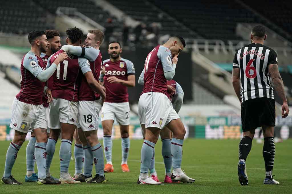 Sebelumnya, Villa unggul terlebih dahulu pada menit ke-86 ketika bola sundulan Ollie Watkins membentur Ciaran Clark dan berakhir menjadi gol bunuh diri bek Newcastle itu.