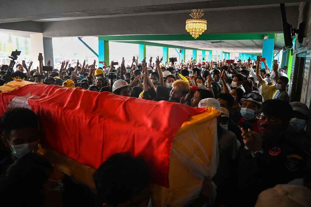 Sedikitnya dua orang tewas ditembak polisi di Myanmar semalam, saat para aktivis menyerukan lebih banyak protes antikudeta pada peringatan pembunuhan seorang siswa pada 1988 memicu pemberontakan melawan pemerintah.