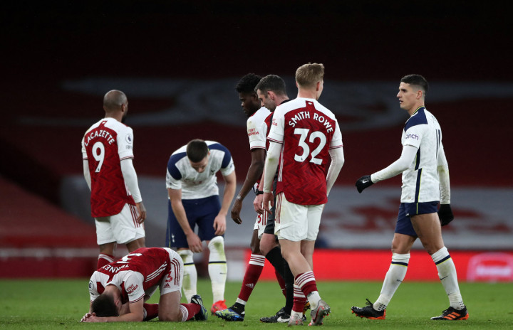 Tottenham menyudahi permainan dengan 10 orang setelah Lamela diusir dari lapangan.