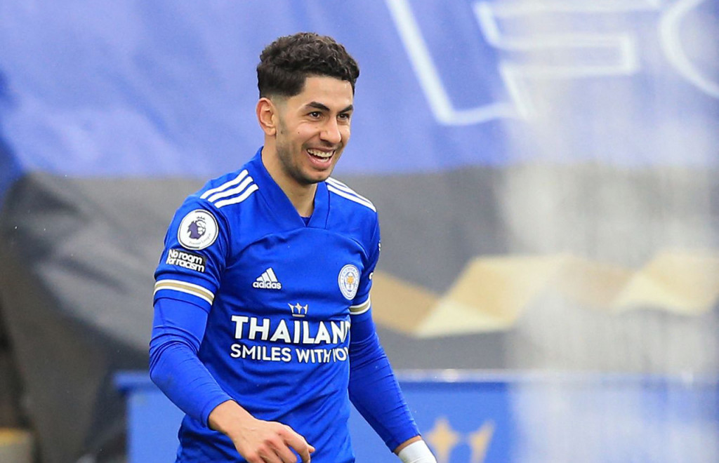 Di babak kedua, Ayoze Perez memperbesar keunggulan Leicester menjadi 2-0 setelah memanfaatkan umpan Marc Albrighton di menit ke-64. The Foxes terus mendominasi pertandingan.