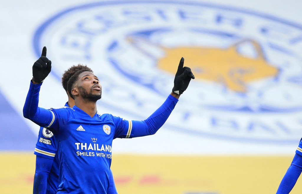 Lima menit berselang, Iheanacho mencetak gol keduanya setelah menyambar bola dari Jamie Vardy untuk memperdayai Aaron Ramsdale dan membuat Leicester unggul 3-0.