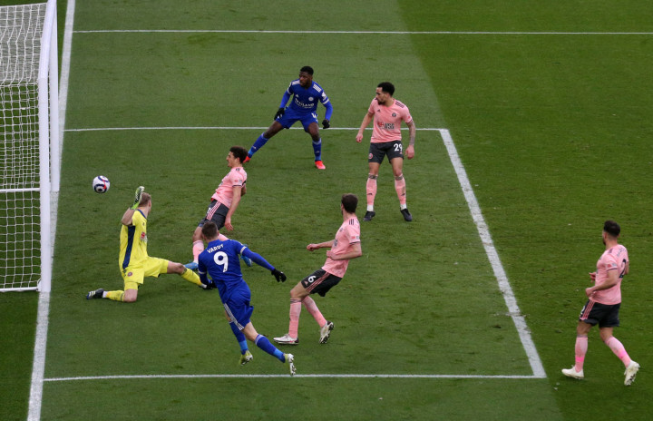 Pesta gol Leicester di laga ini ditutup oleh bunuh diri Ethan Ampadu di menit ke-80. Ia salah mengantisipasi umpan tarik dari Vardy.