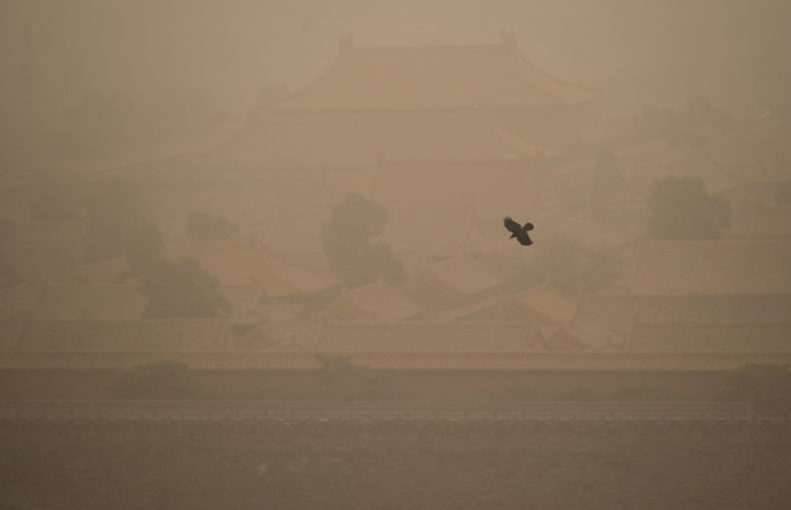 Pada Senin, 15 Maret, Observatorium Meteorologi Beijing memperingatkan masyarakat untuk mengambil tindakan pencegahan sesuai kondisi bahaya.