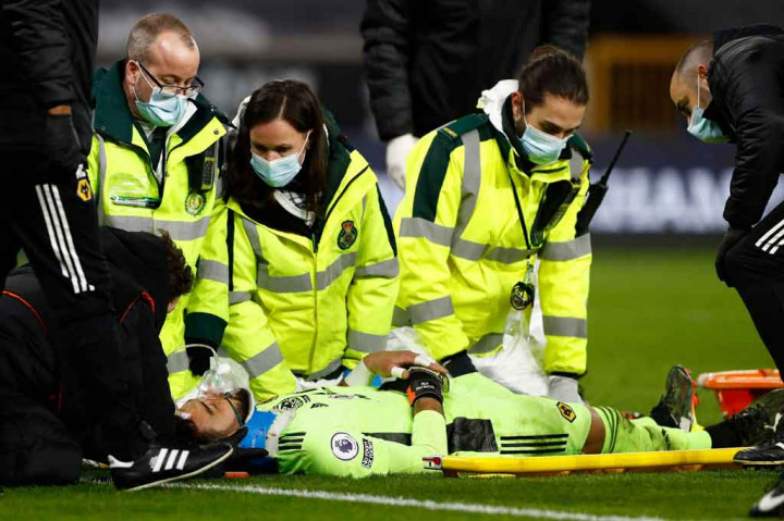 Tim medis menghabiskan lebih dari 10 menit untuk merawat Patricio di dalam lapangan, sebelum kiper Portugal itu ditandu keluar dari lapangan dengan alat bantu pernafasan. Patricio kemudian digantikan oleh John Ruddy.