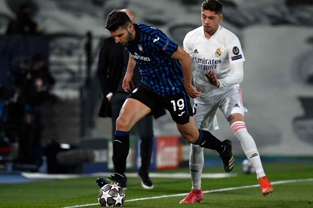 Tertinggal 0-1 di leg pertama, Atalanta berusaha menekan sejak awal laga. Beberapa peluang tercipta lewat Robin Gosens, Cristian Romero, dan Berat Djimsiti, namun belum berbuah gol.