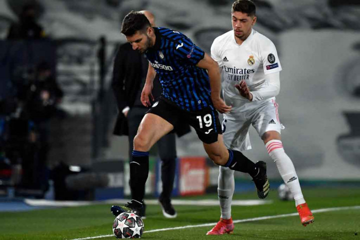 Tertinggal 0-1 di leg pertama, Atalanta berusaha menekan sejak awal laga. Beberapa peluang tercipta lewat Robin Gosens, Cristian Romero, dan Berat Djimsiti, namun belum berbuah gol.