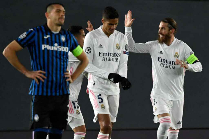 Di babak kedua, tuan rumah terus berusaha memperbesar keunggulan. Dan pada menit ke-58 mereka mendapat hadiah penalti setelah Vinicius Junir dilanggar oleh Radael Toloi. Sergio Ramos yang maju sebagai eksekutor berhasil menjalankan tugasnya dengan baik demi menambah keunggulan timnya menjadi 2-0.