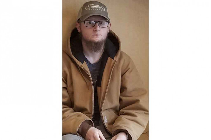 Tersangka penembakan, Robert Aaron Long, 21, ditangkap sekitar 150 mil (240 kilometer) dari Atlanta. Tersangka saat ini dalam penahanan pihak kepolisian. 