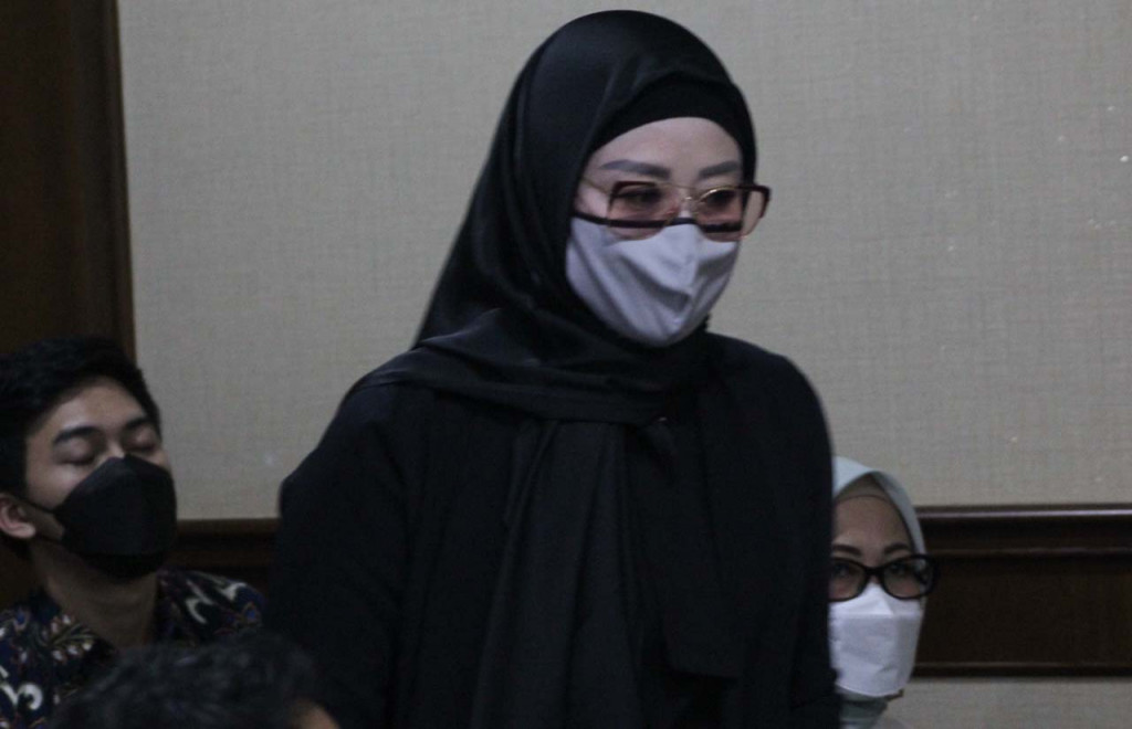Istri mantan Menteri Kelautan dan Perikanan Edhy Prabowo yang juga anggota DPR Fraksi Gerindra Iis Rosita Dewi hadir sebagai saksi dalam sidang kasus ekspor benur dengan terdakwa Direktur PT. Dua Putera Perkasa Pratama (DPPP) Suharjito di Pengadilan Tipikor, Jakarta.